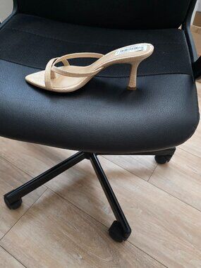 NWT! Gianni Bini Criss-Cross Heeled Mules Parsons Natural size 8